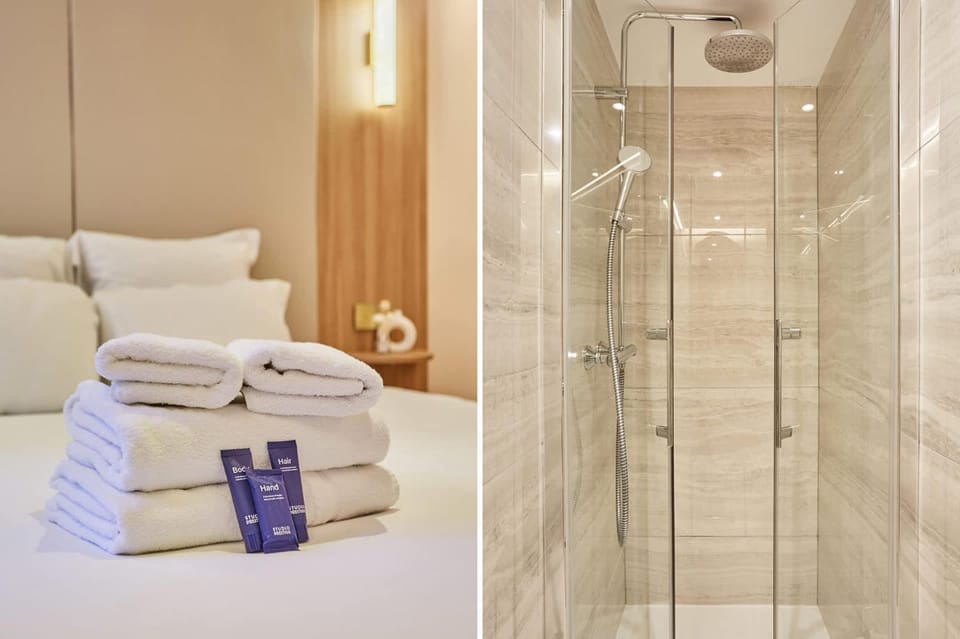 Bed, Bathroom