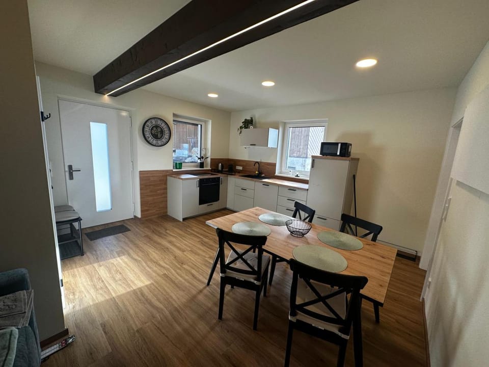 Dining area, kitchen