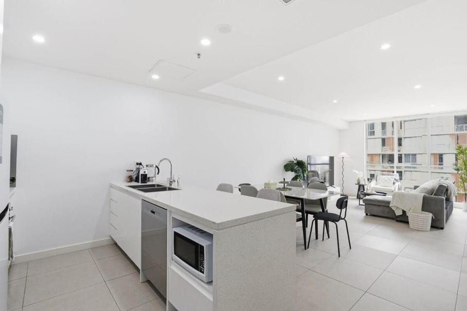 14Mascot ABNB-Style 2BR with Free Parking, 4 min to Airport Apartment in Mascot