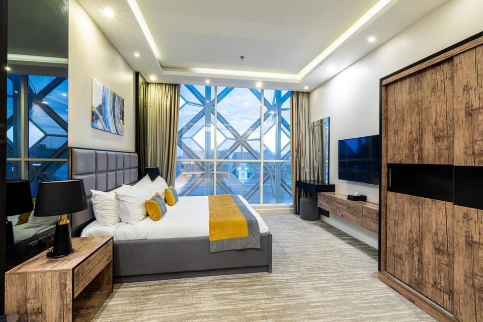 Bed, TV and multimedia, View (from property/room), Photo of the whole room, Bedroom