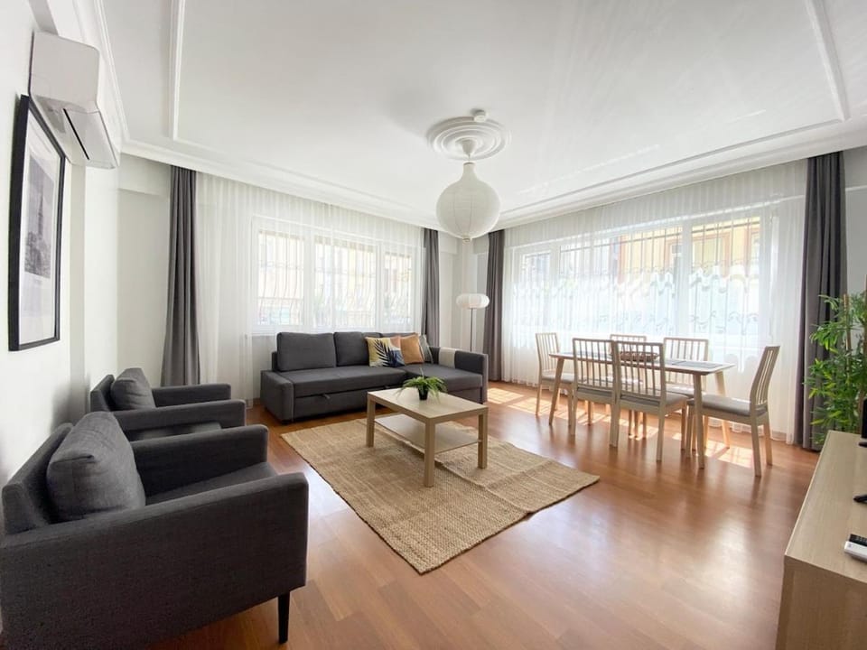 Excelent Location & Spacious No3 Apartment in Istanbul