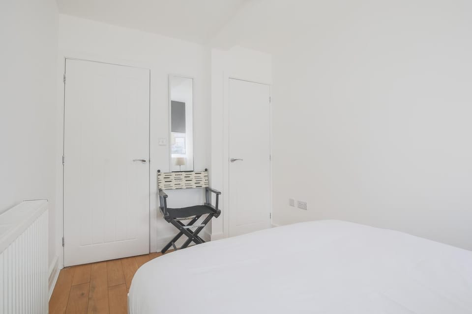ENTR - Ground Floor Apartments in Windsor Apartment in Windsor