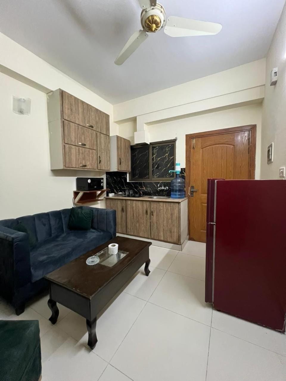 Cozy, Classy, Central Heat Mode HOT WATER Apartment in Islamabad Capital Territory