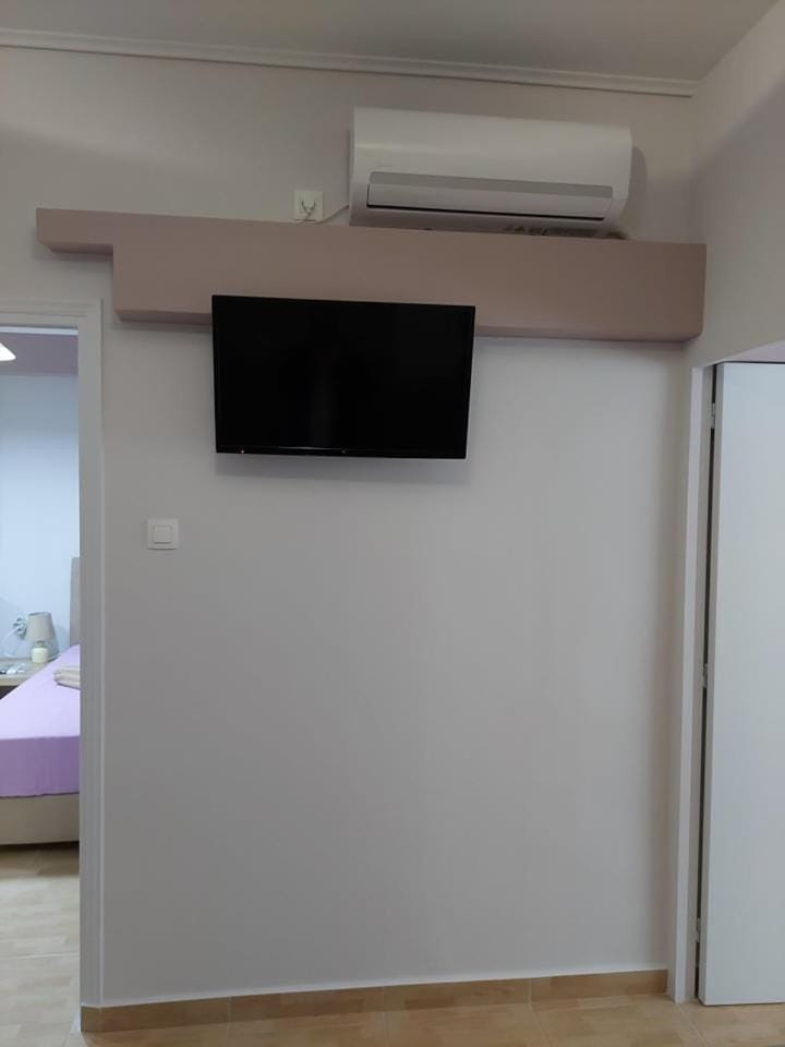 Gousa Urban Stay 2 Min Walk to Metro Apartment in Athens