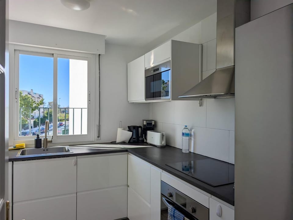 Puerto Banus! Two bedroom apt w/ pool & terrace Apartment in Marbella