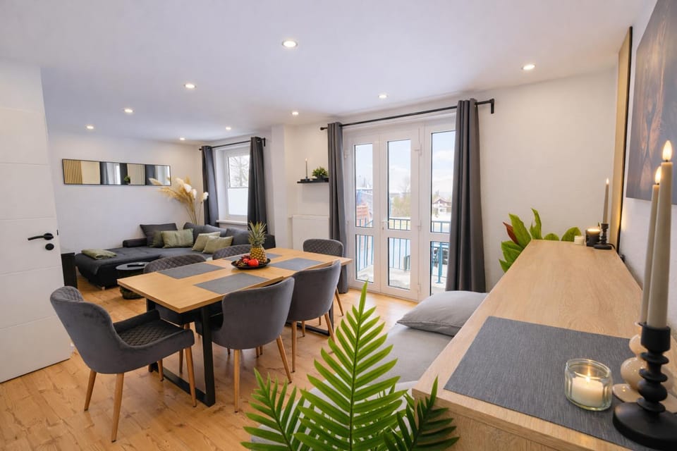 Game Room, Living room, Seating area, Dining area