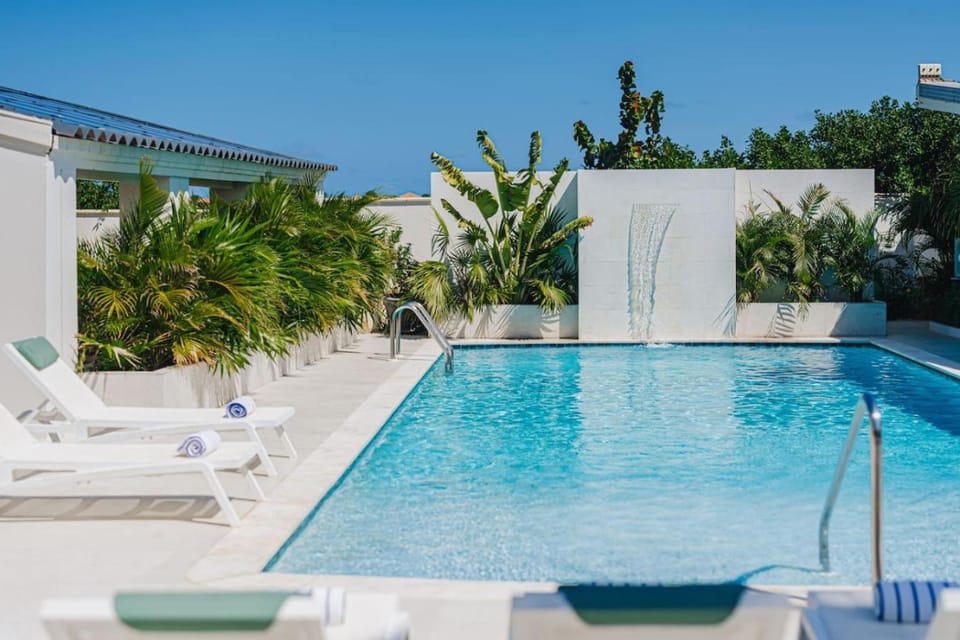Oceanfront 10BR Lux Villa • Pool • Full Ocean View Villa in Noord
