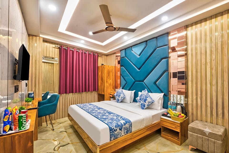 Communal lounge/ TV room, Bed, TV and multimedia, Photo of the whole room, Evening entertainment, Bedroom, fireplace, air conditioner