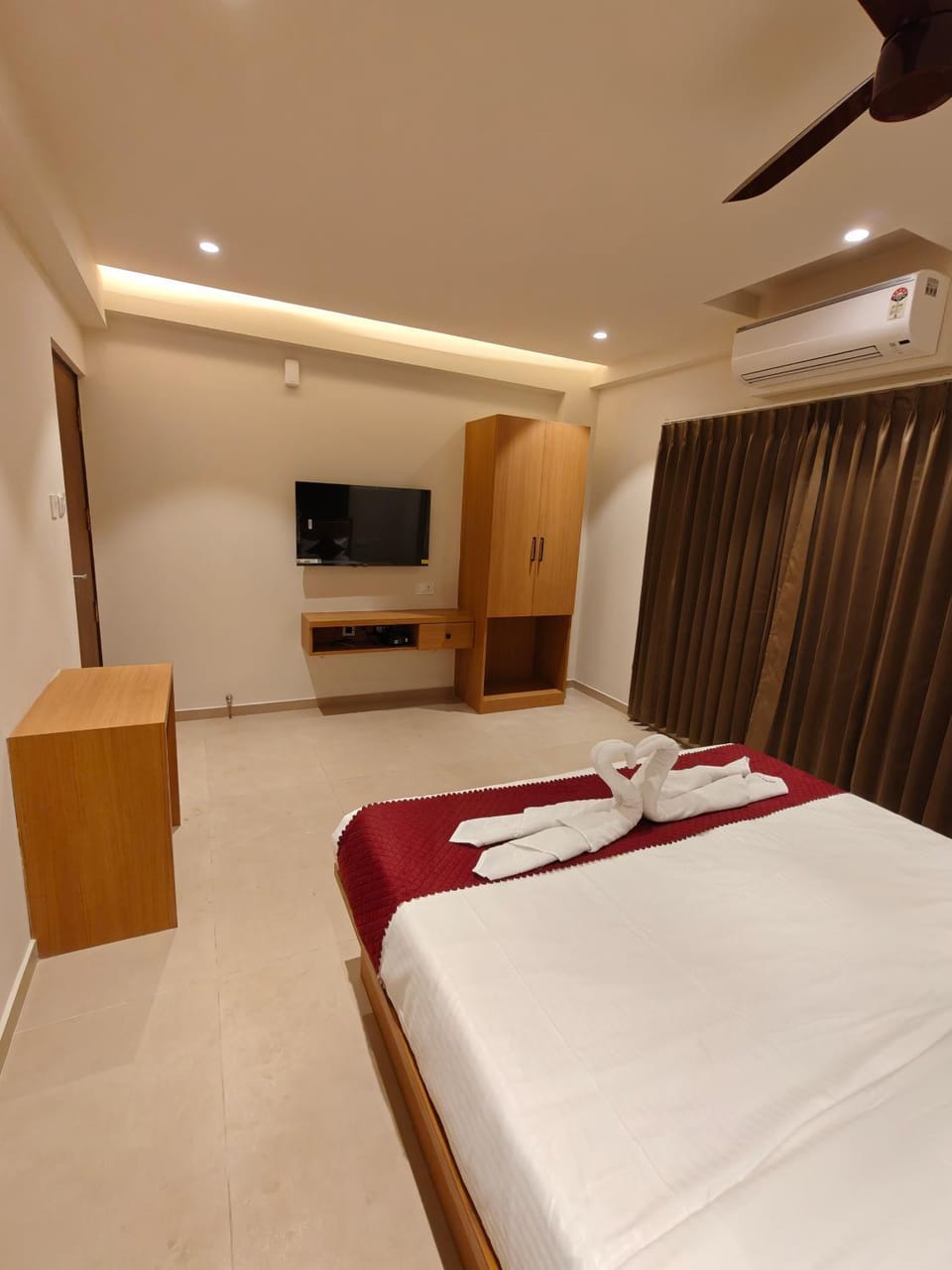 Communal lounge/ TV room, Bed, TV and multimedia, Photo of the whole room, Bedroom, wardrobe