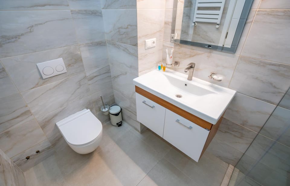 Shower, Toilet, Bathroom