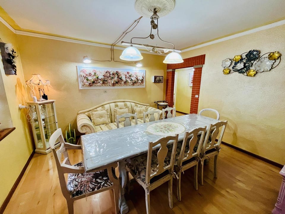 TV and multimedia, Living room, Dining area