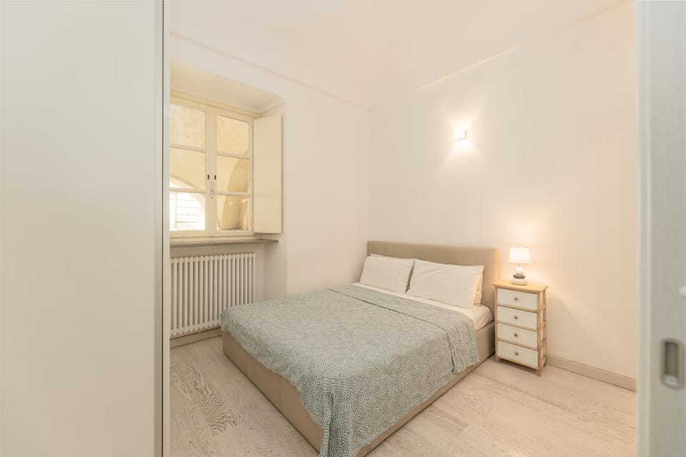 Bed, Photo of the whole room, Bedroom, hair dryier, internet, locker, towels, wardrobe