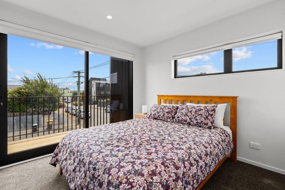 Luxury New 2Bed2Bath Minutes To CBD With Parking House in Christchurch