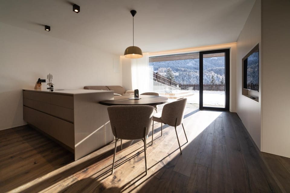 Living room, Seating area, Dining area