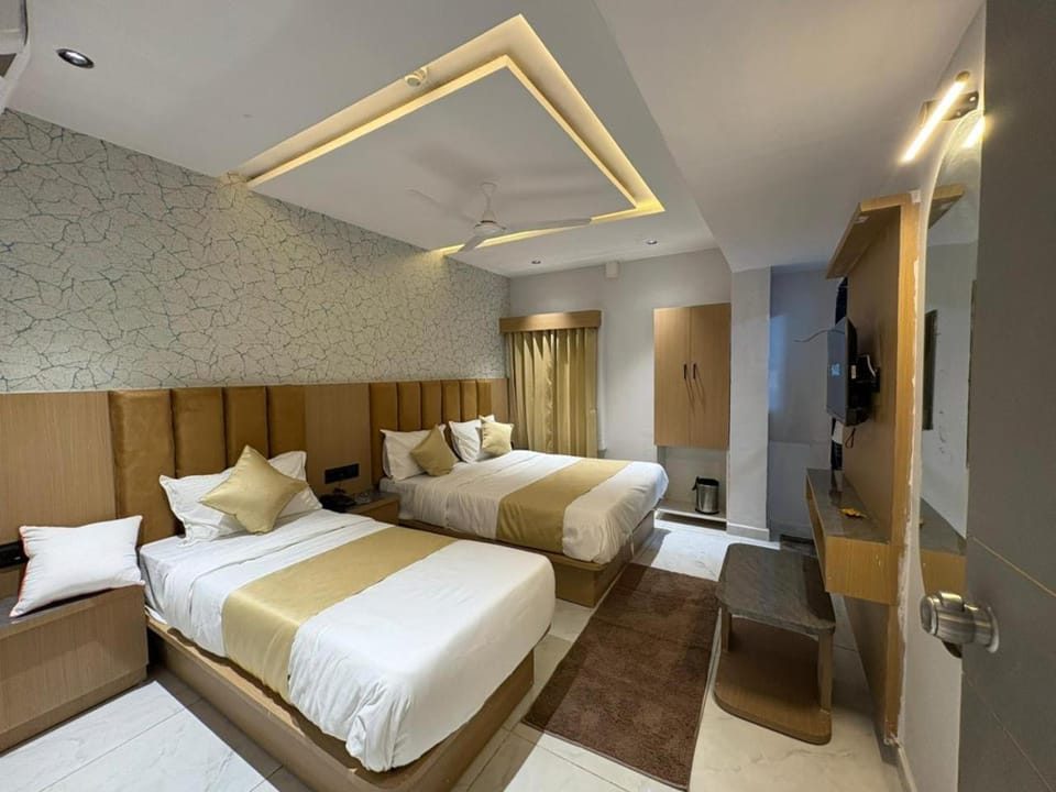 Hotel Pine Lake Hotel in Ahmedabad