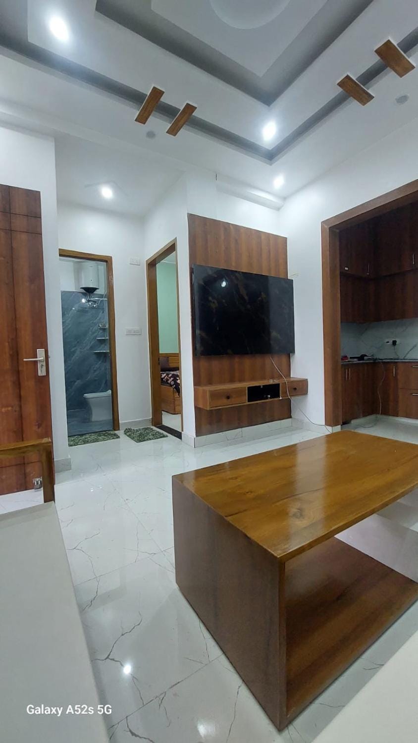 Himalayan View stay 1 BHK GMS Road Apartment in Dehradun