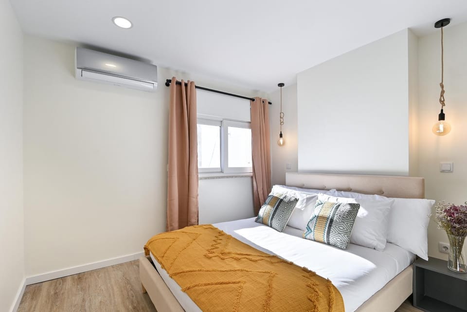 Bed, Bedroom