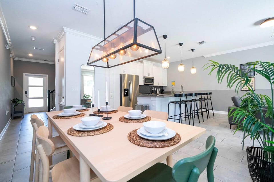 Stunning 4BR at ChampionsGate - Pool & BBQ House in Osceola County