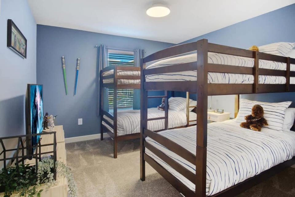 Stunning 4BR at ChampionsGate - Pool & BBQ House in Four Corners