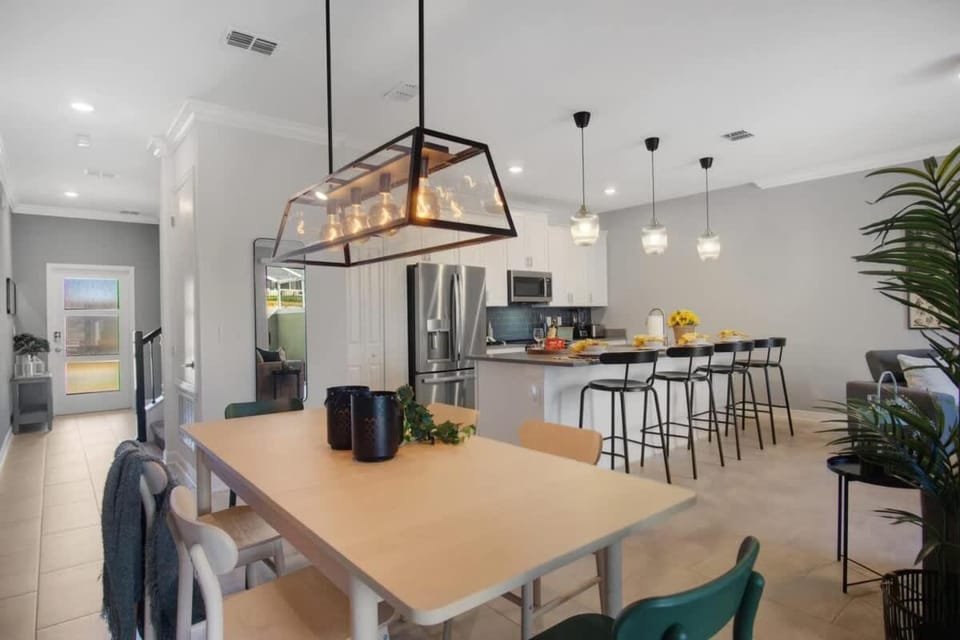 Stunning 4BR at ChampionsGate - Pool & BBQ House in Four Corners