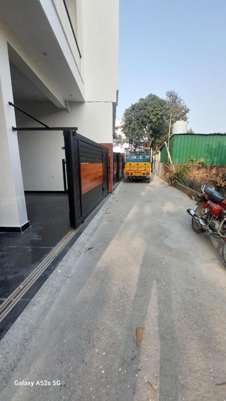 Himalayan view stay Shehro wala ghar 2 bhk Apartment in Dehradun