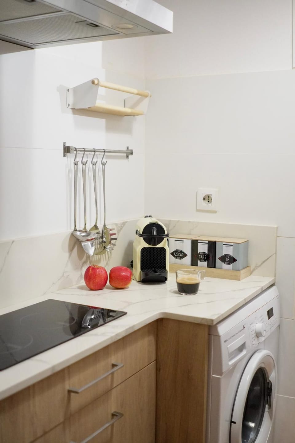 Coffee/tea facilities, Kitchen or kitchenette, kitchen