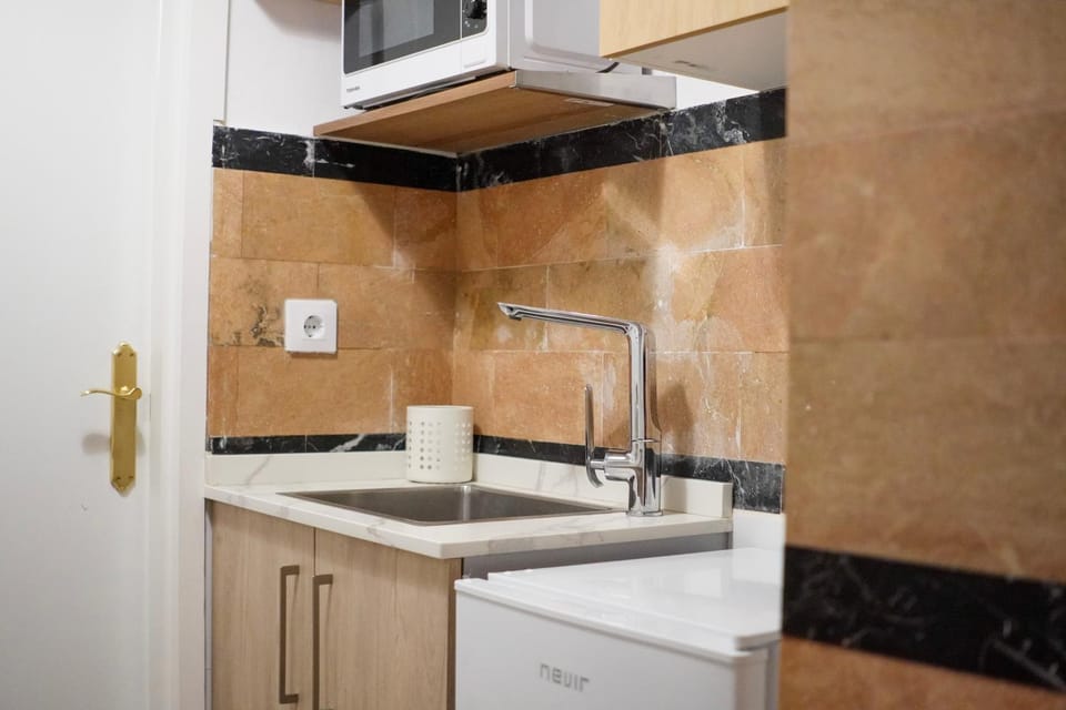 Kitchen or kitchenette, kitchen