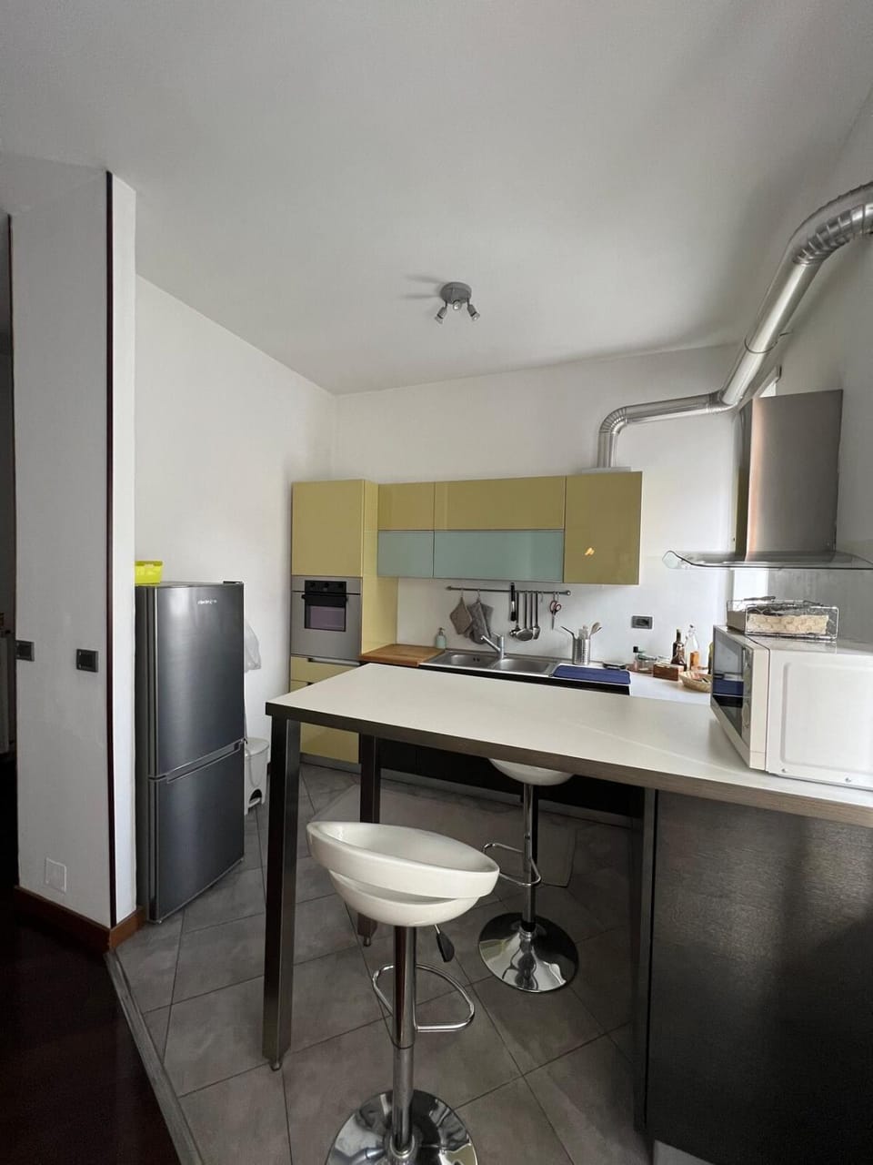 Kitchen or kitchenette, Dining area, dishwasher, stove, toaster