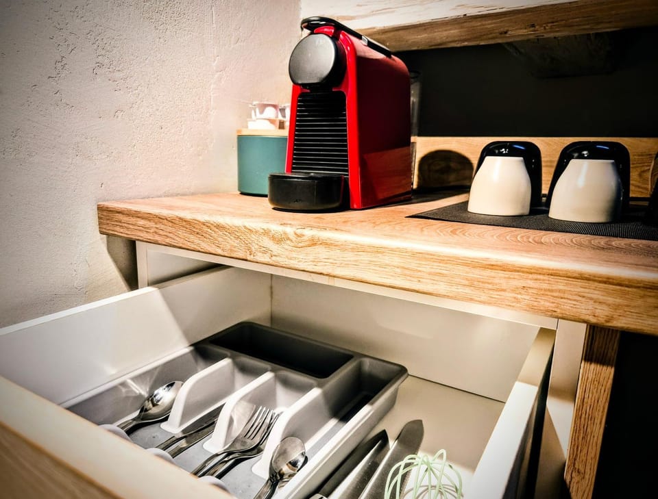 Coffee/tea facilities, Kitchen or kitchenette