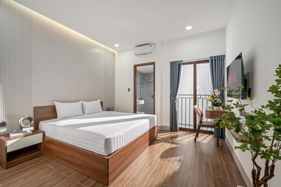 Bed, Photo of the whole room, Bedroom