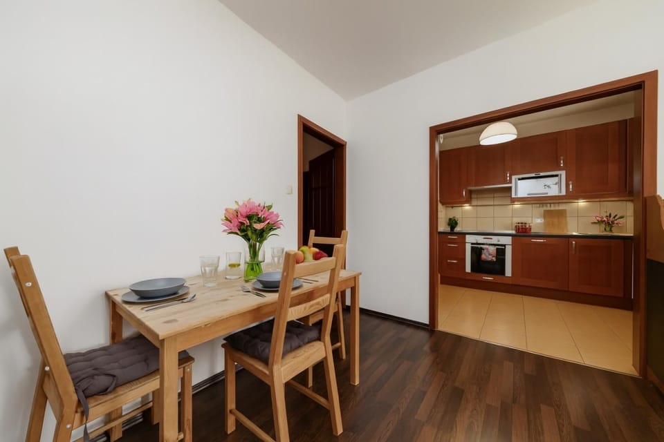 Kitchen or kitchenette, Dining area, oven, stove, toaster