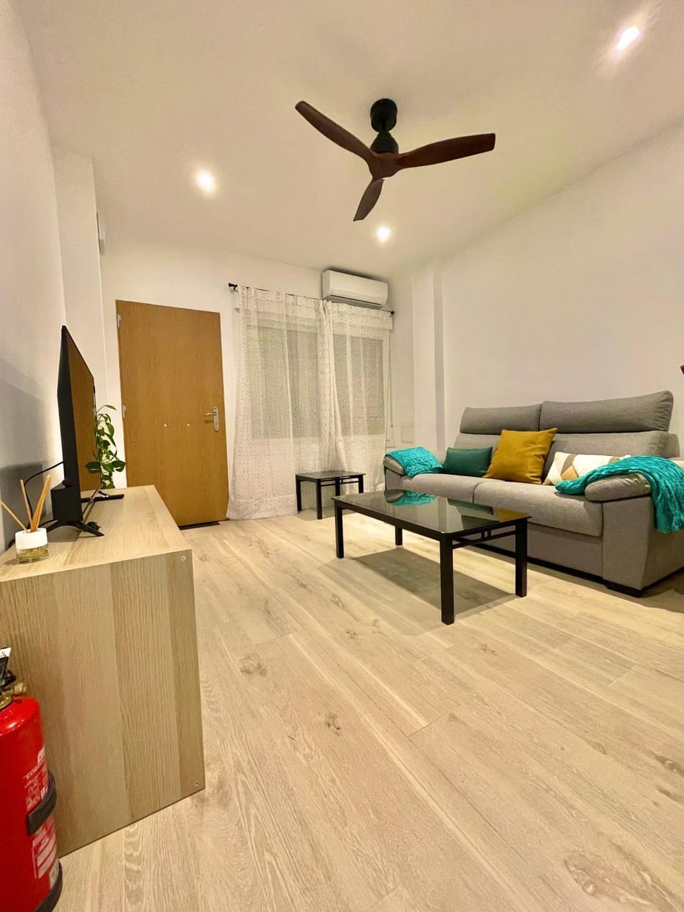 Kitchen or kitchenette, Living room