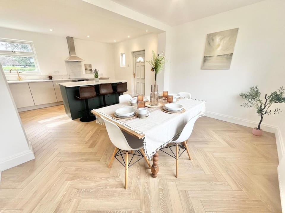 Home in Otley Parking and gated garden House in Borough of Harrogate