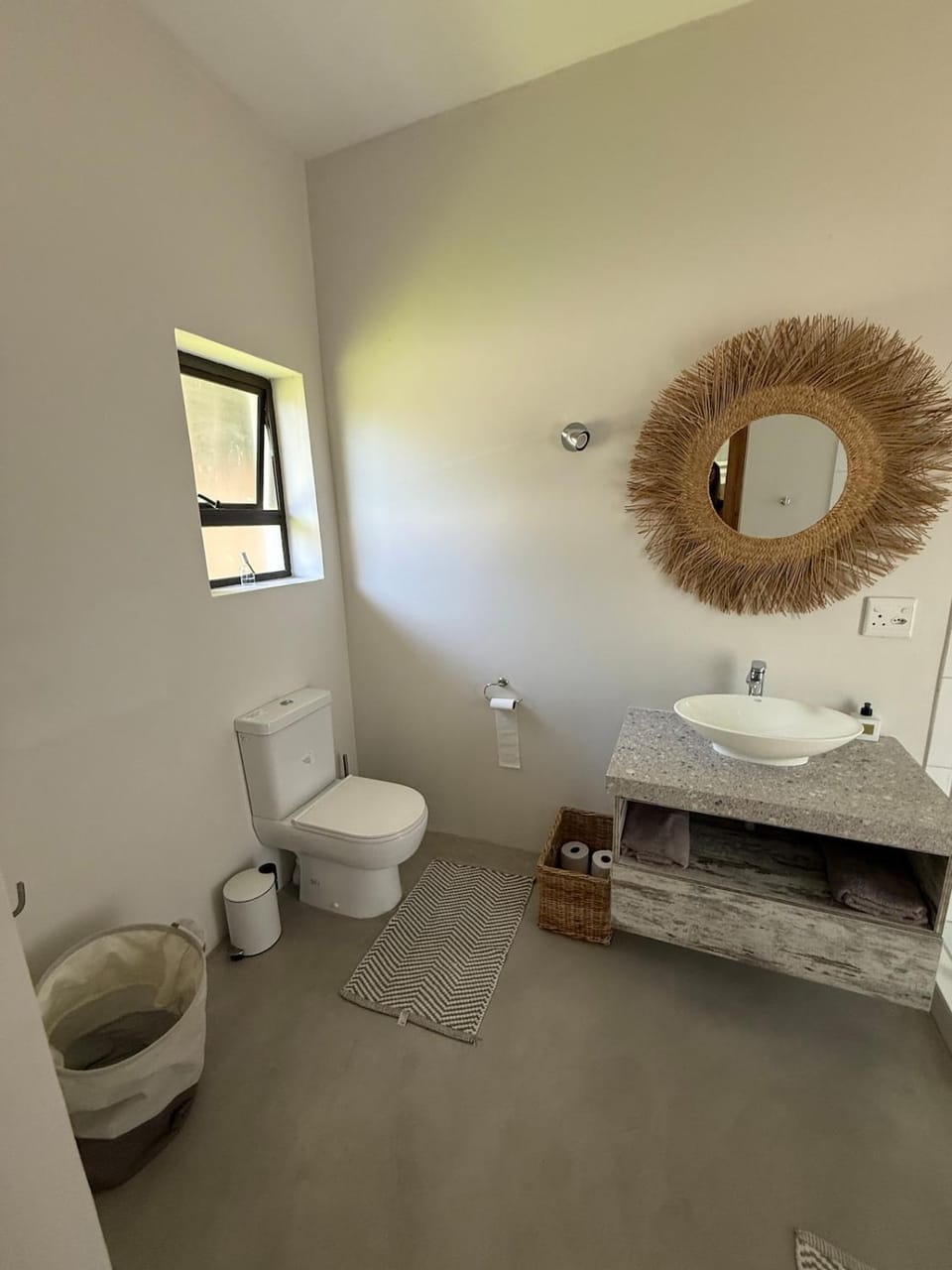 Toilet, Bathroom, towels