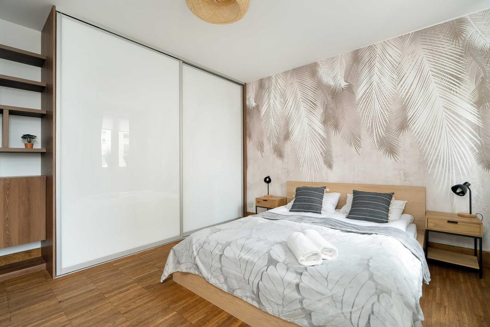 Bed, Photo of the whole room, Bedroom, wardrobe
