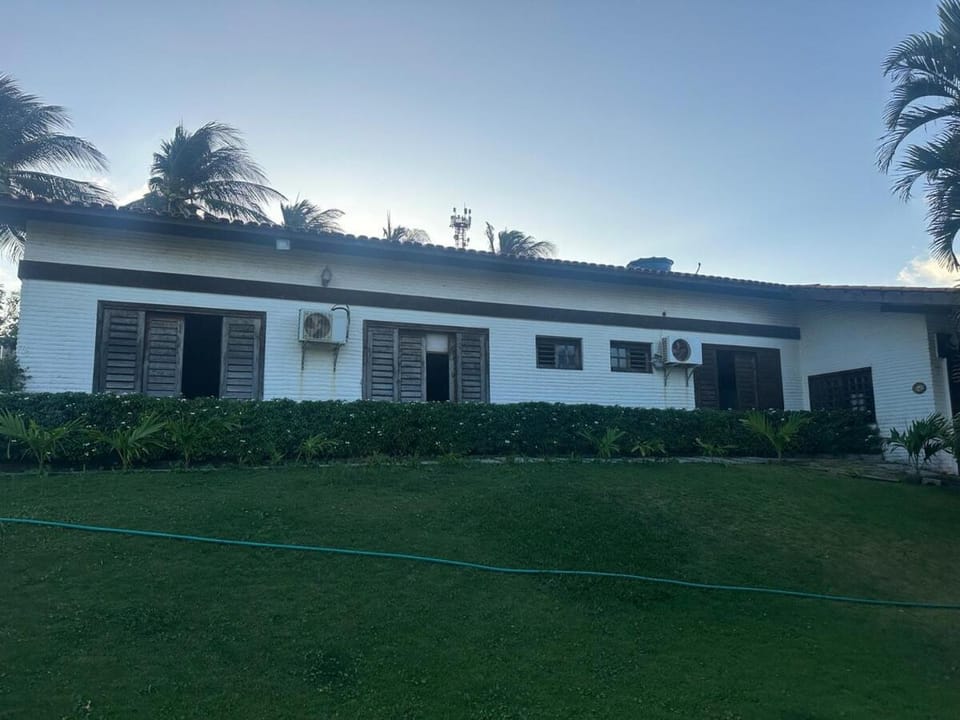 Beach house in Porto das Dunas with four suites House in State of Ceará