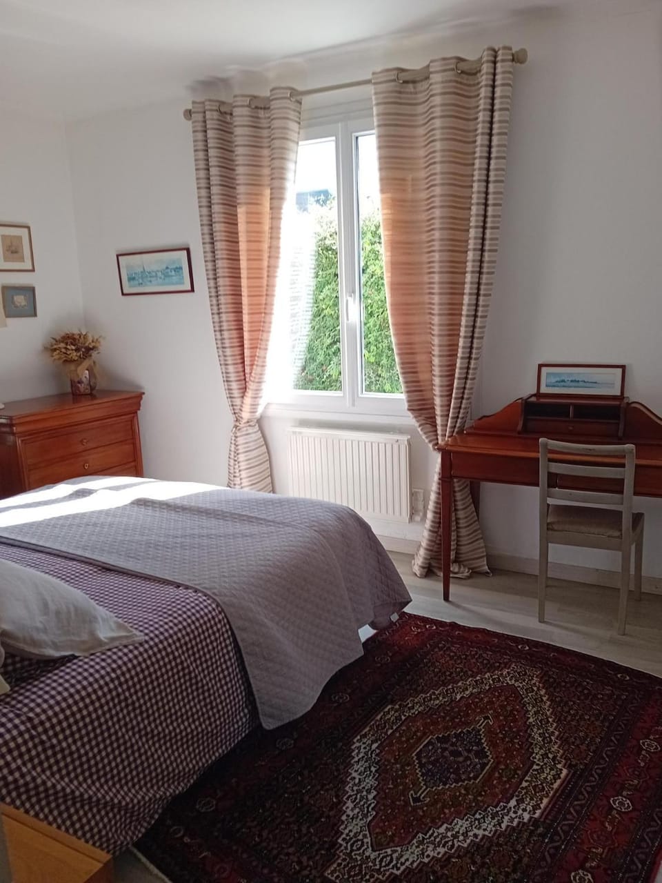 Living room, Bedroom