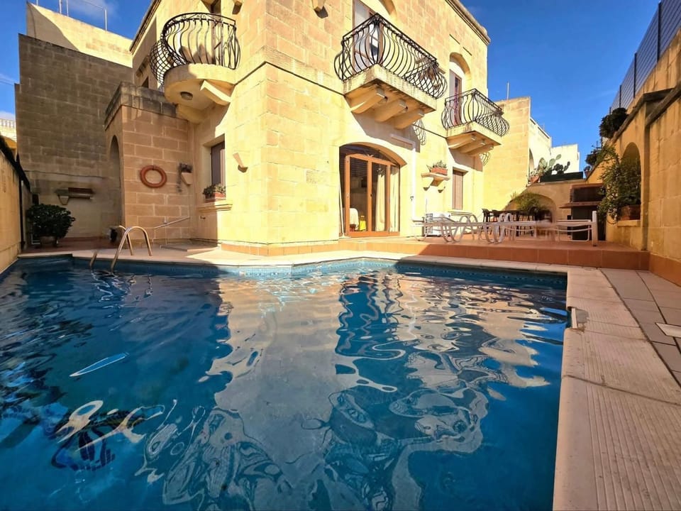 Garden, Swimming pool