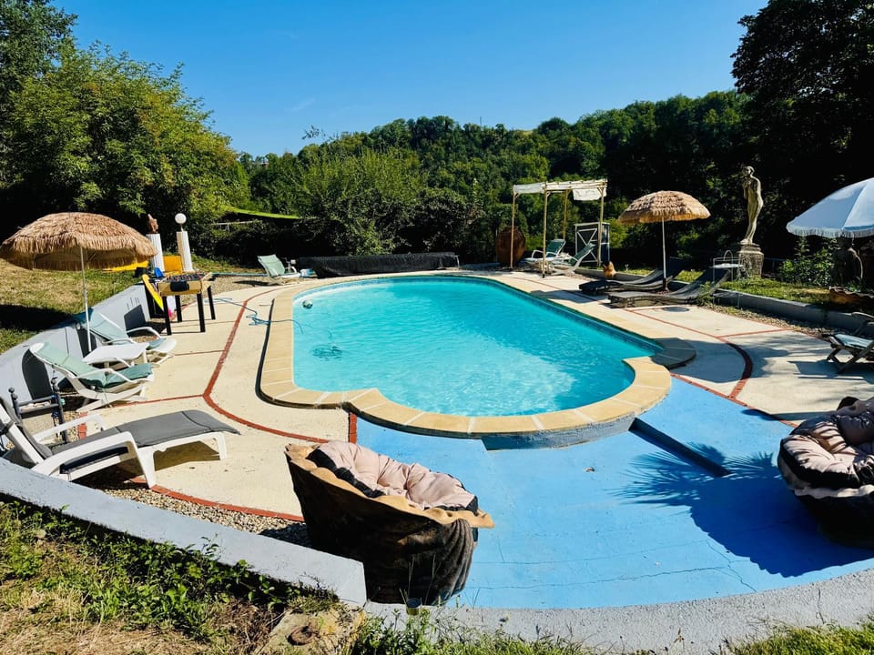 Chambres d'Hôtes du Chateau de Monteux Bed and Breakfast in Auvergne-Rhône-Alpes