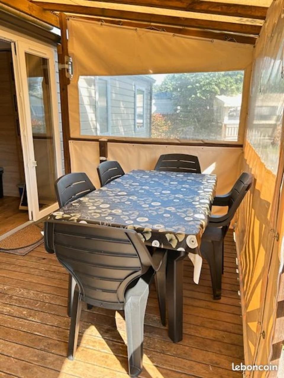 Mobilhome 3 Chambres Camping les Rives de Condrieu House in Condrieu