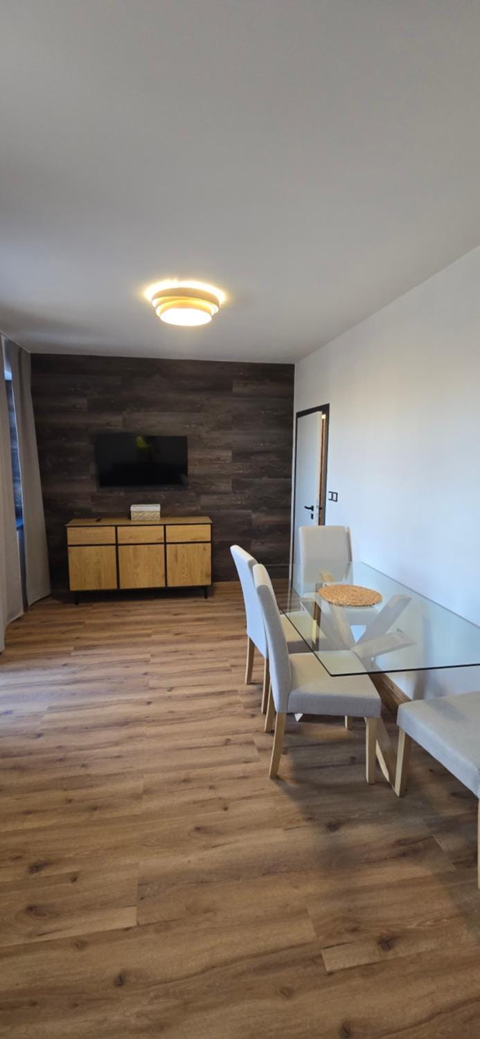 Living room, Photo of the whole room, Seating area, Dining area