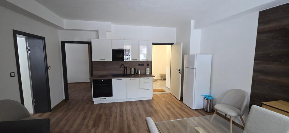 Kitchen or kitchenette, oven, stove