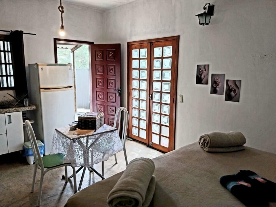 Bed, Kitchen or kitchenette, Photo of the whole room, Dining area, Bedroom, minibar, pet friendly