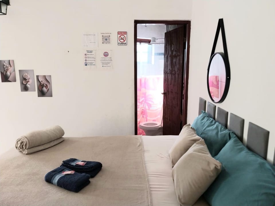 Bed, Photo of the whole room, Seating area, Bedroom, towels