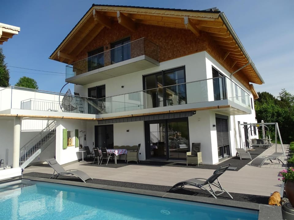 Property building, Day, Balcony/Terrace, Pool view, Swimming pool, sunbed