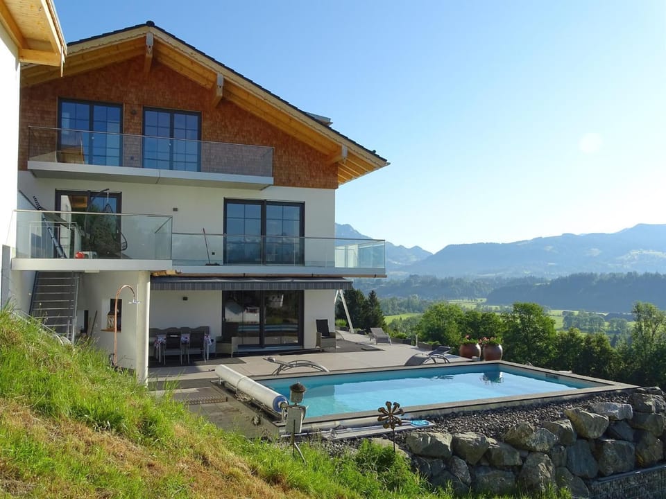 Property building, Day, Natural landscape, Mountain view, Pool view, Swimming pool, sunbed