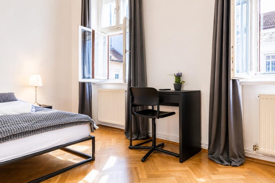 Bed, Seating area, Bedroom