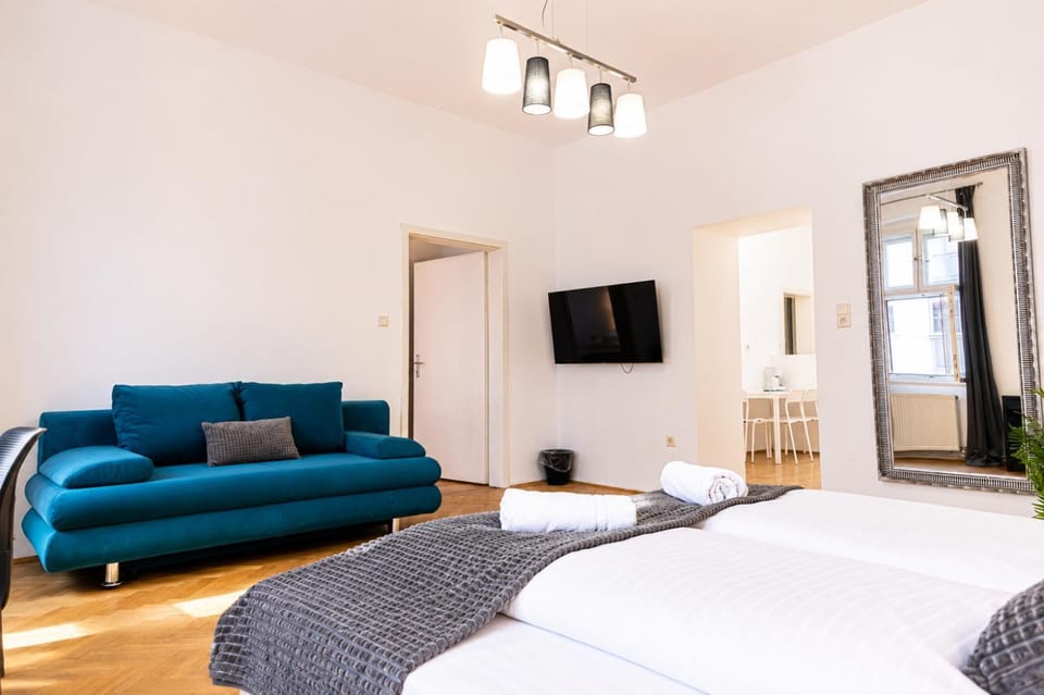 Bed, Seating area, Bedroom