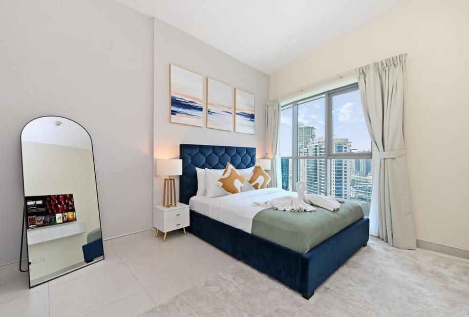 Golden Stays - Opulent 2BR View Residence at The Bay Apartment in Dubai