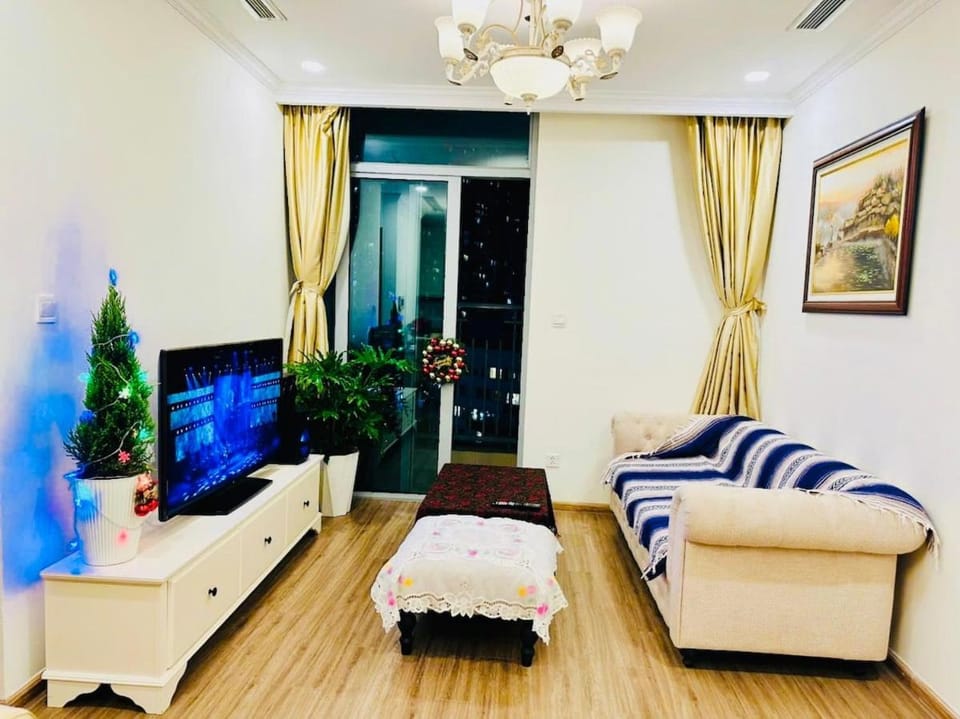 Elegant 1 Bedroom Apartment with Balcony at Vinhomes Central Park Apartment in Ho Chi Minh City